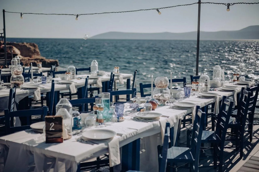 Maya Bistro Hotel & Beach