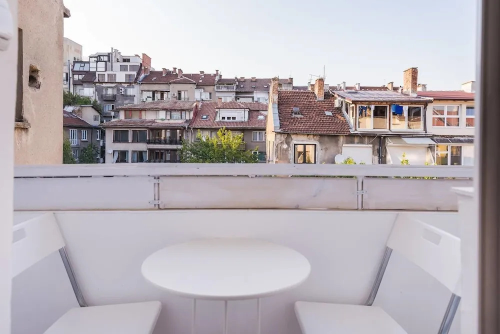 FM Deluxe 2-BDR Apartment - Sunshine