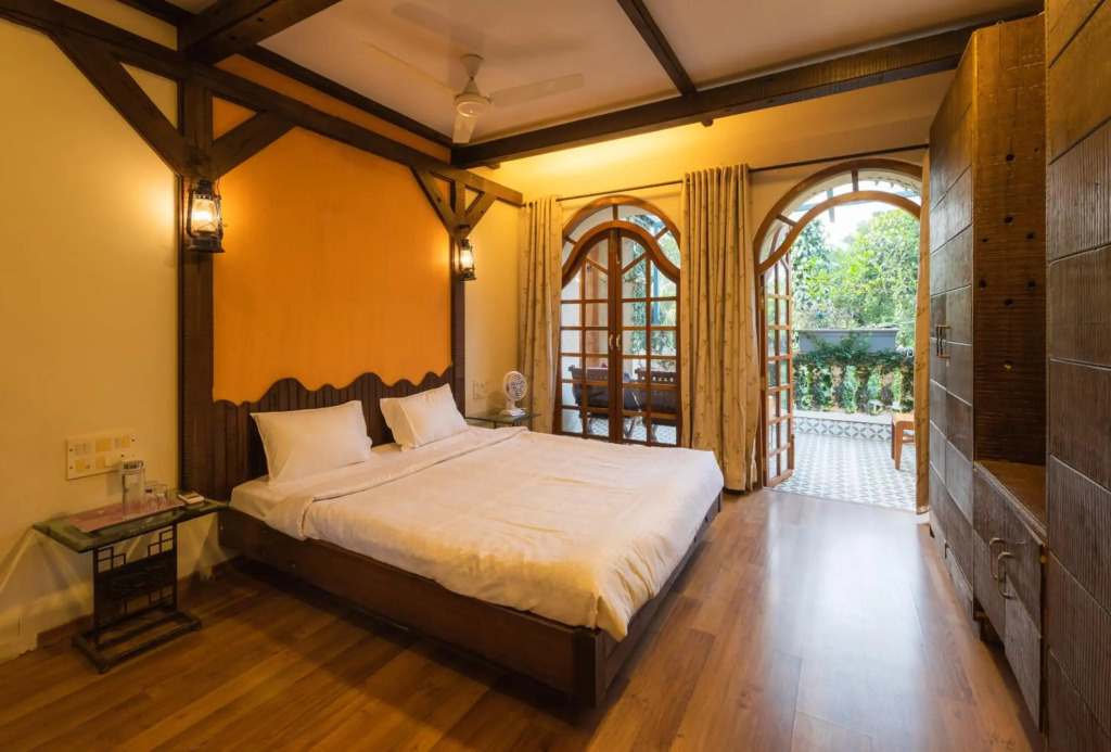 SaffronStays Birdsong, 3 BDR Pet-friendly Villa in Madh Island