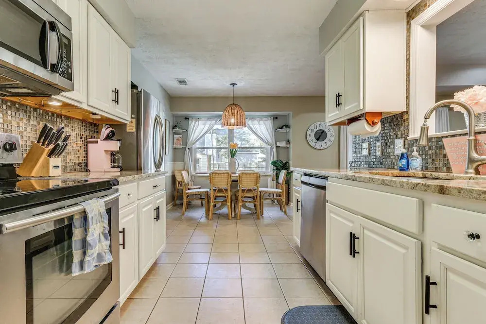 Dogs Welcome! Savannah Escape w/ Fenced-in Yard