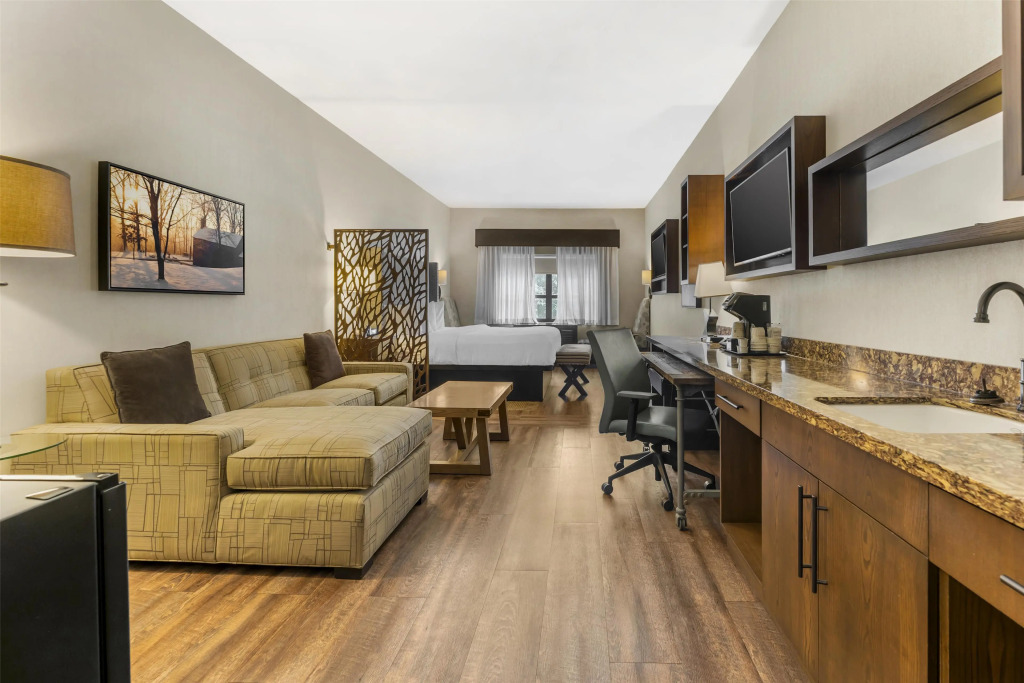 Best Western Plus Franciscan Square Inn & Suites Steubenville