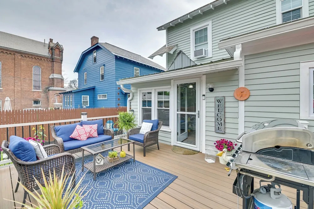 Family-friendly Glens Falls Home w/ Sun Porch