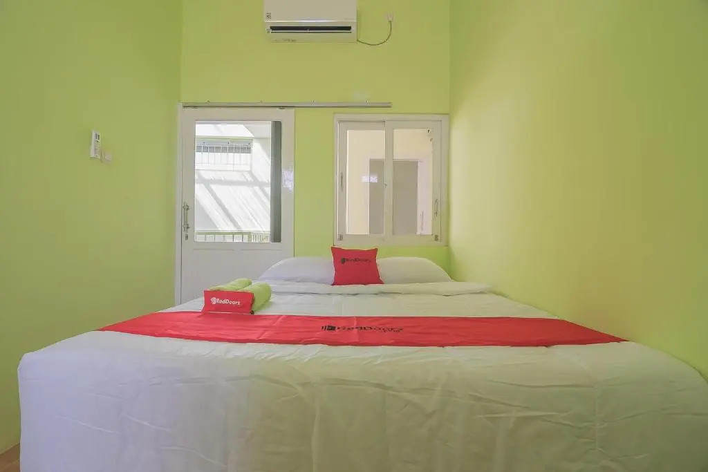 RedDoorz Syariah near Museum Wisma Karya Subang