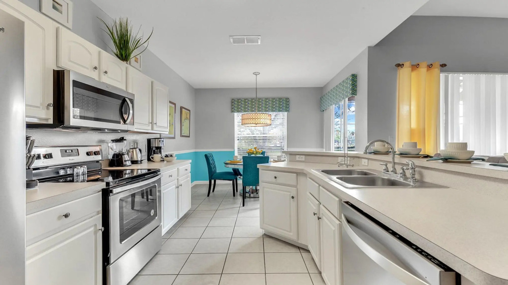 All En-suite Bath 5BR Disney Home w Pool SPA
