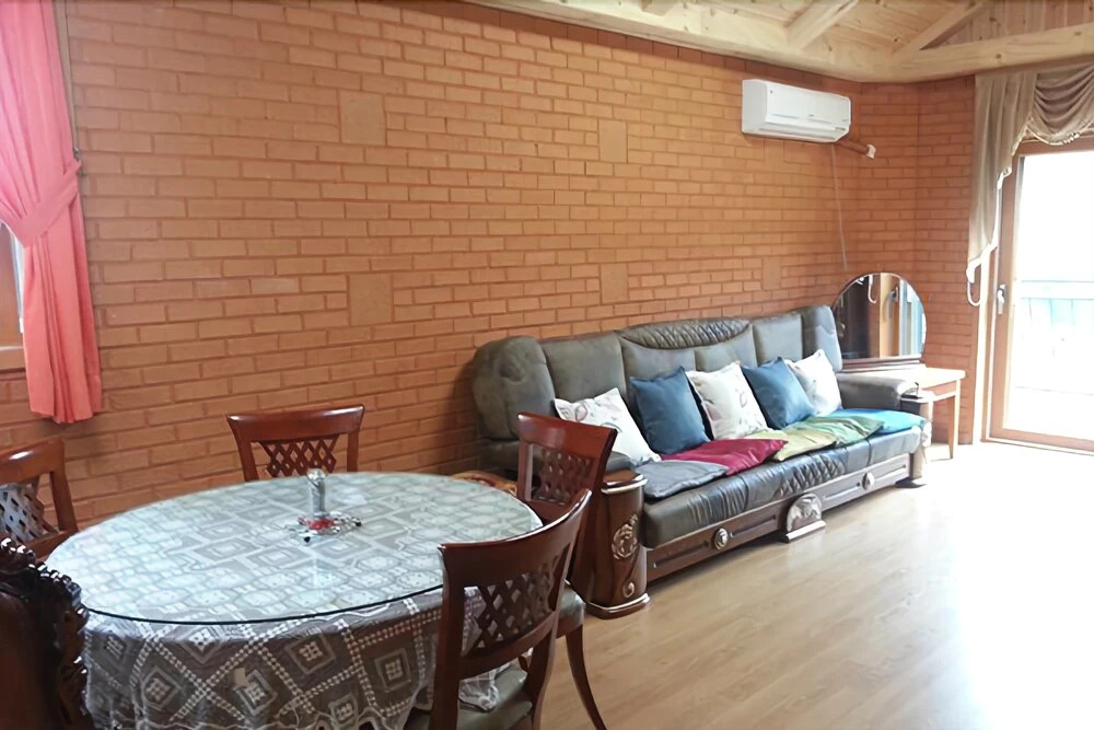 Hongcheon Pine Scented Breeze Pension