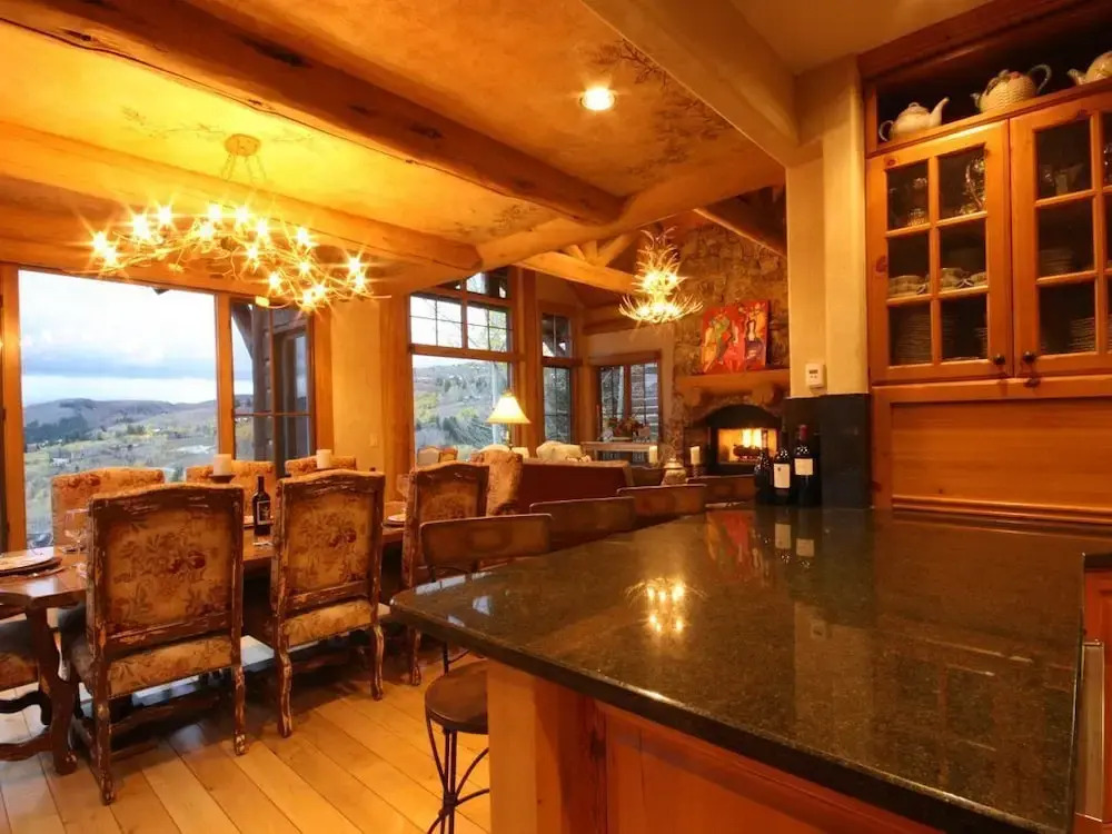 Family Getaway House #1 7 Bedrooms 9.5 Bathrooms Home
