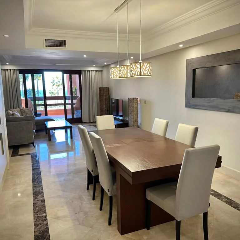 Luxurious Two Bedroom Apartment in Mar Azul, Estepona