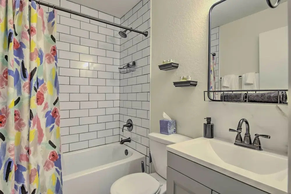Walk to Old Town Scottsdale: Apartment w/ Patio!