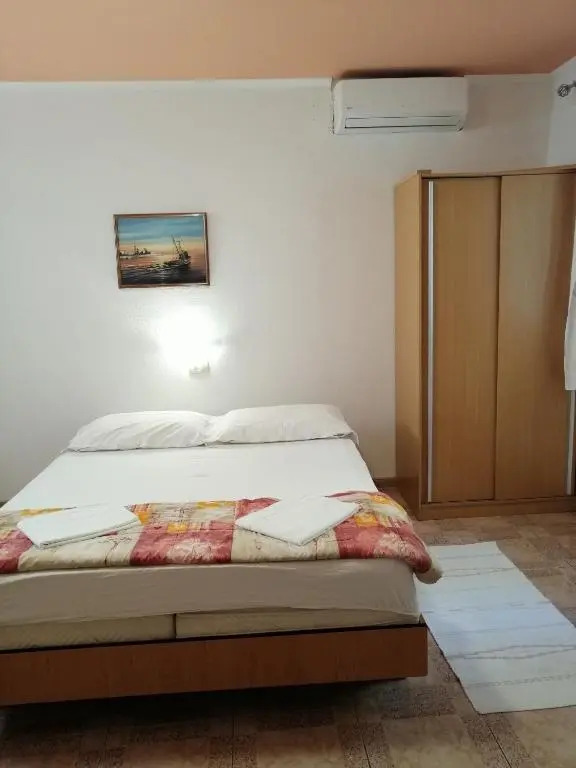 Apartments by the sea Podgora, Makarska - 21817