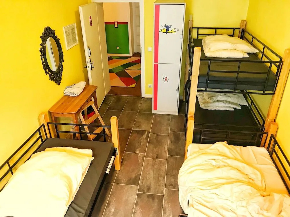 Backpackers Düsseldorf - SELF CHECK-IN