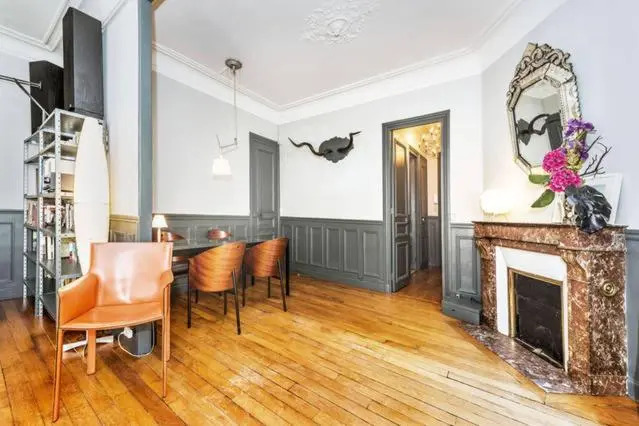Large & Bright Apartment, Central Paris, Montmartre-Opéra, Picturesque Rue des Martyrs