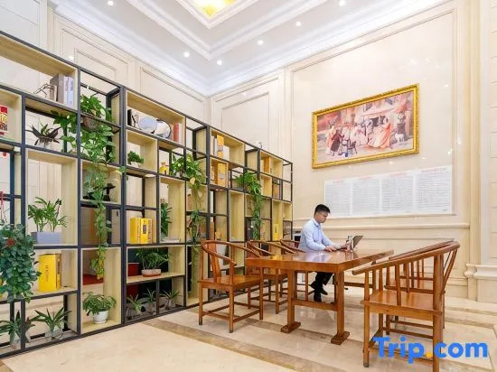 Vienna International Hotel Zhanjiang North Railway Station Dingsheng Plaza