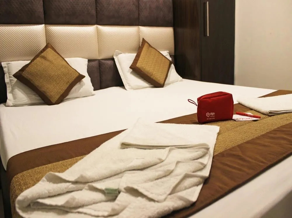 Hotel S B Inn Near New Delhi railway Station Paharganj