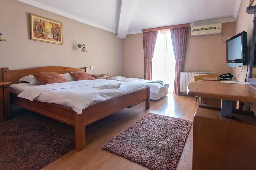 Hotel Holiday