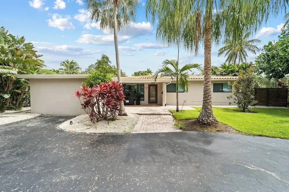Sunset Lane by Rove Travel Home With Pool & Hot Tub