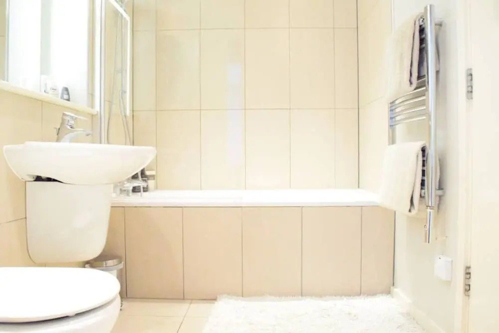 East London 2 Bed Flat With Balcony