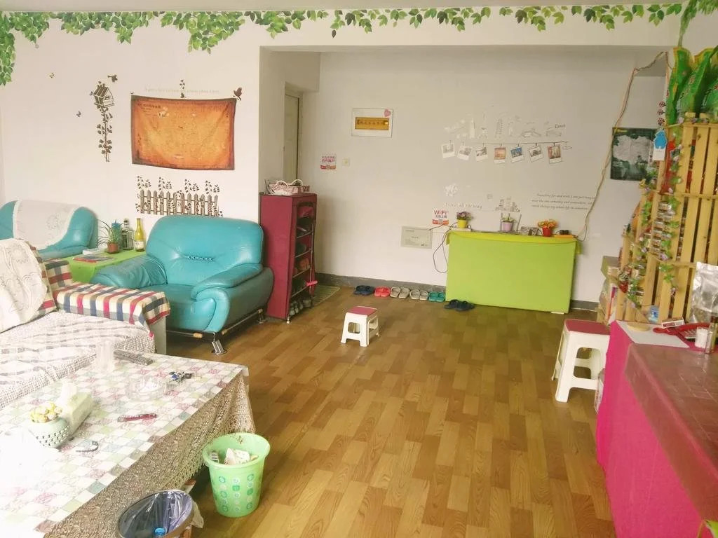 SevenColor Space Hostel