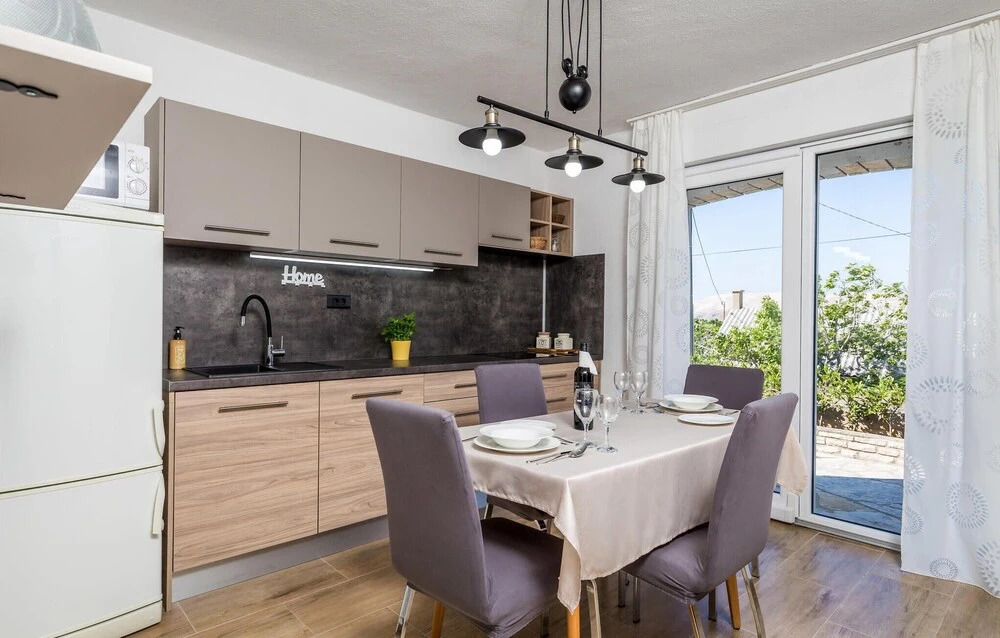 Stunning Home In Karlobag With Wifi