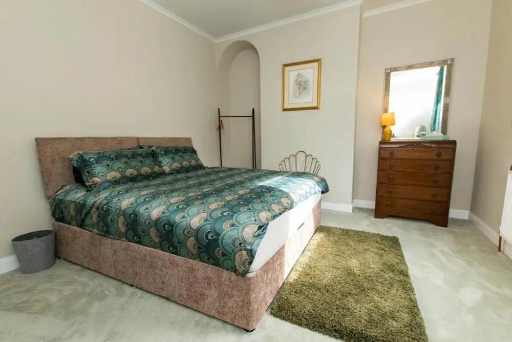 Captivating 2-bed House in Chesterfield
