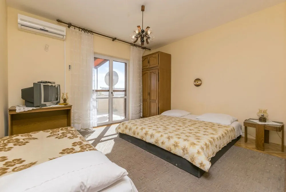 Apartments Zizic