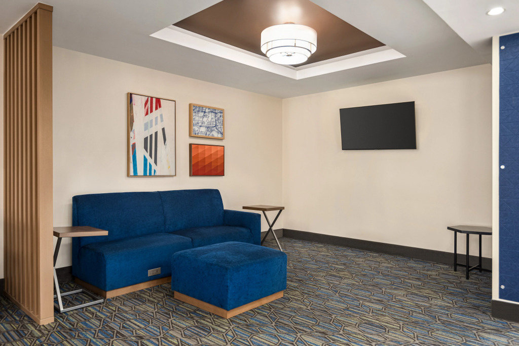 Holiday Inn Express Hotel & Suites Fredericksburg by IHG
