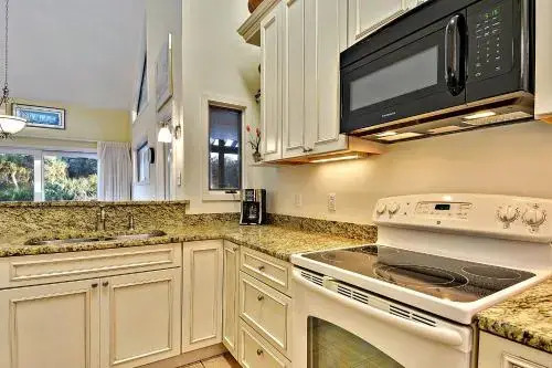 4585 Parkside Villa by Akers Ellis Rentals