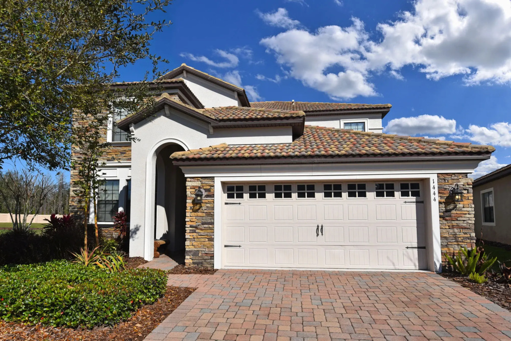 Huge 6bed Hm Pool Gm Rm Champions Gate-1444mvd 6 Bedroom Home by RedAwning
