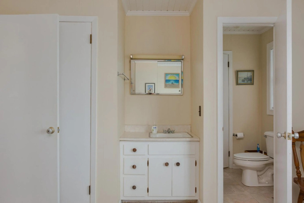 The Beach Fact Oar by Oak Island Accommodations