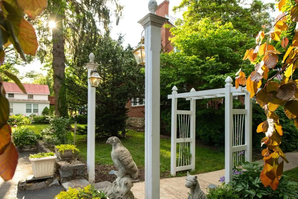 South Court Inn