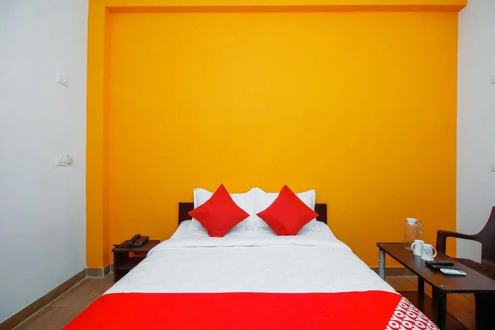 Oyo 37217 Hotel Cresant Park