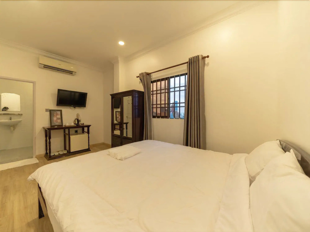 4 RIVERS HOTEL