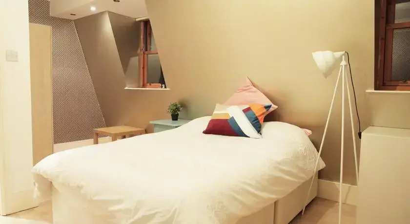 Family 3 Bedroom Home in Maida Vale