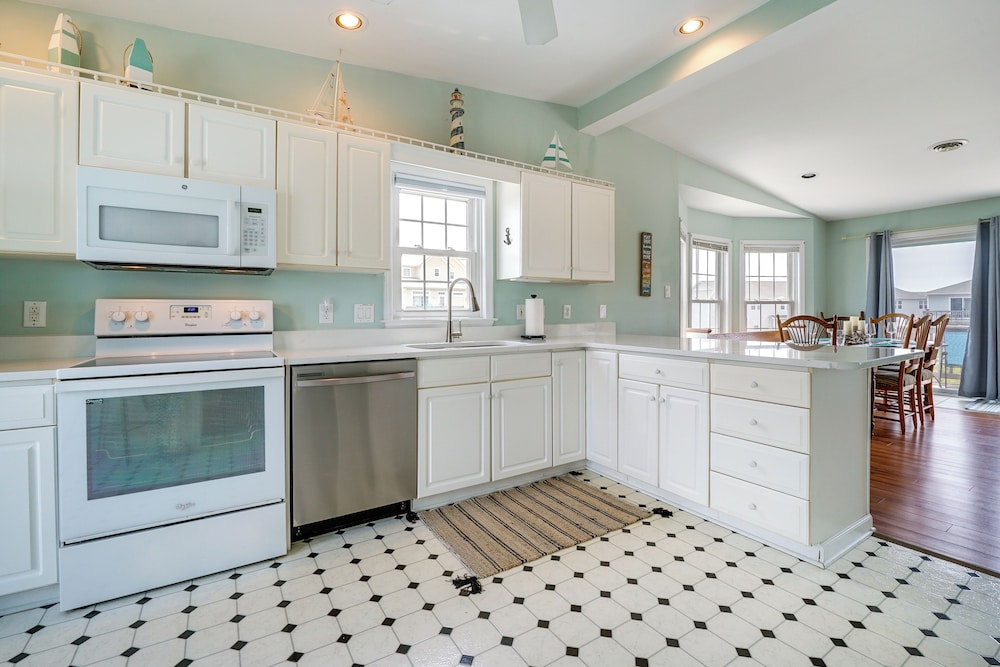 Surf City Vacation Rental - Walk to Beach