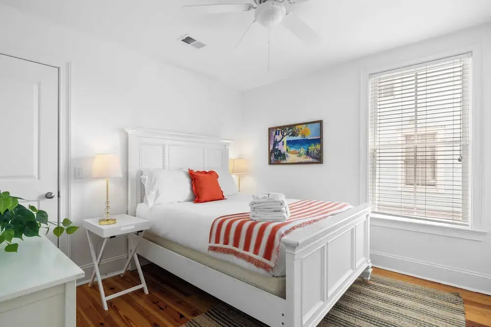1 Block to Beach, Newly Renovated 6bdr w/ Rooftop Views Sand Dune by Avantstay