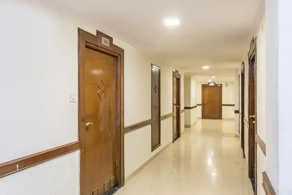 OYO 25042 Vikramaditya Hotel