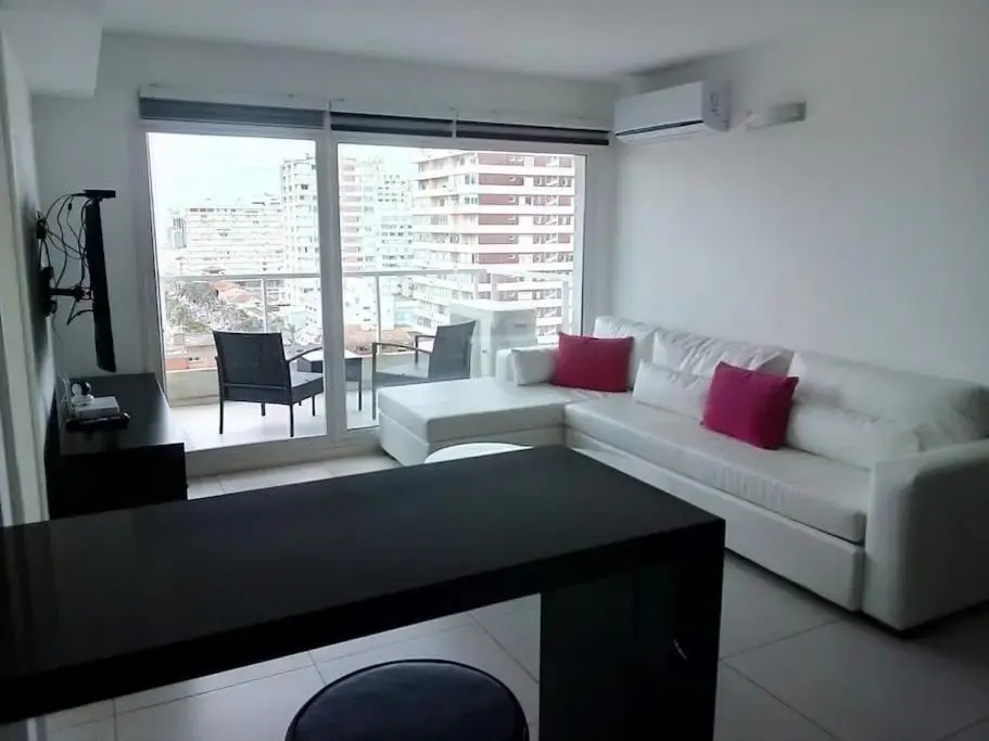 Lux Tower. Departamento 3 ambientes. Pleno centro