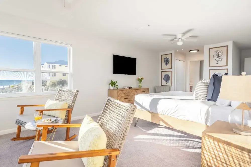 Gulf Front, Walk to Rosemary Beach, 5br, Gazebo Paradise on Park by Avantstay
