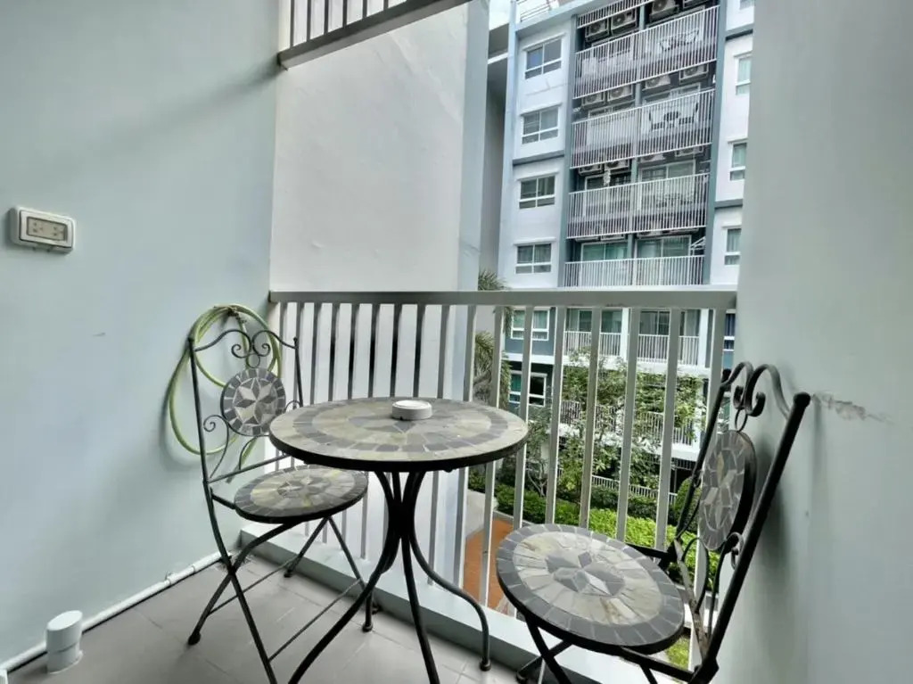 The trust huahin resort condo greeny room