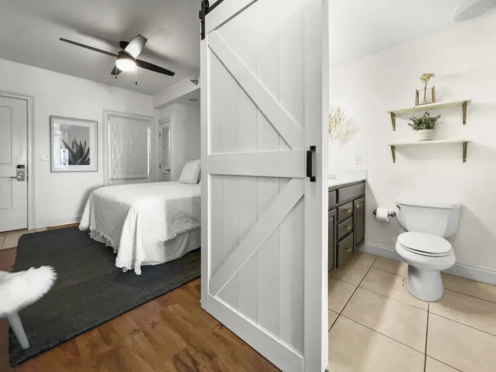 Sea La Vie 1 Bedroom Condo by RedAwning