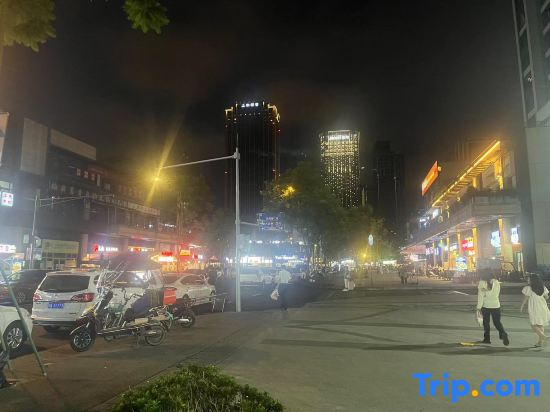 Xinlin Apartment Hotel (Chengdu Xibocheng Hangzhou Road Subway Station Branch)