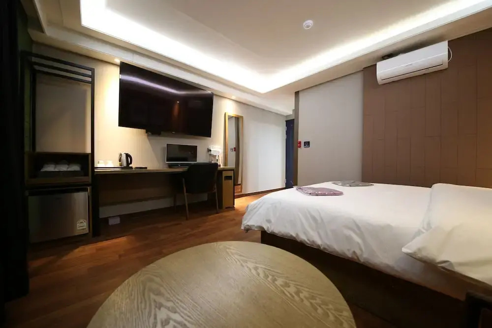 Brown Dot Hotel Cheonan
