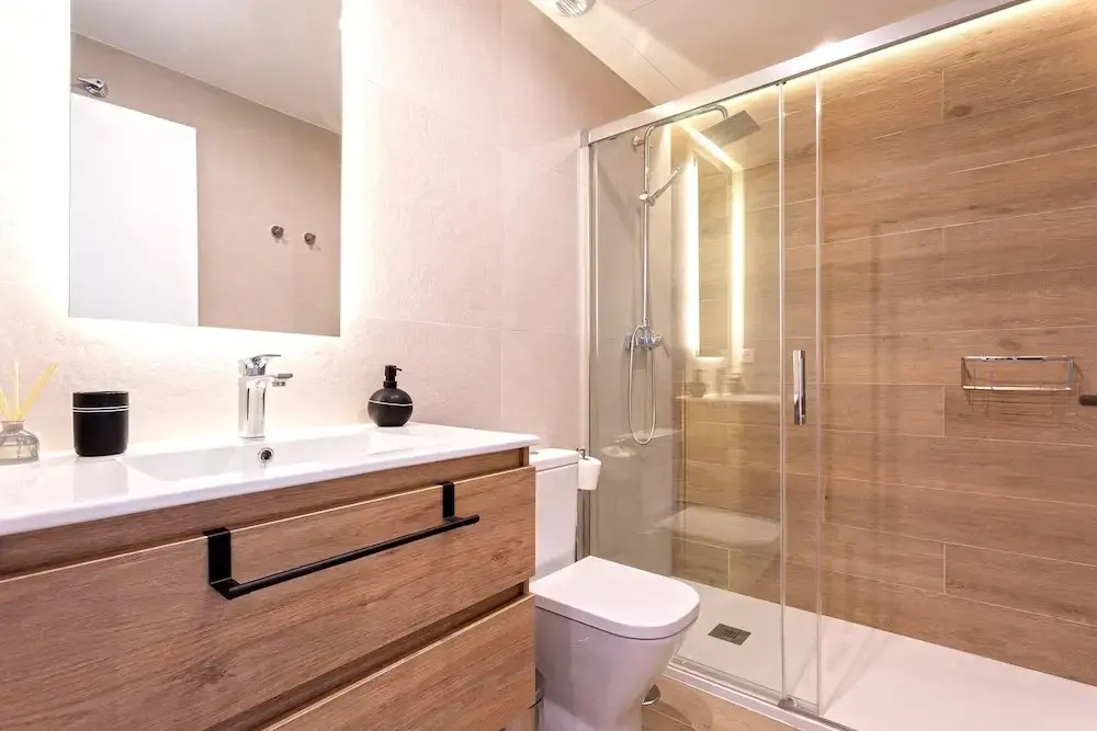 Beautiful 1 bd With 2 Private Terraces Pool and Parking Arruzafa III