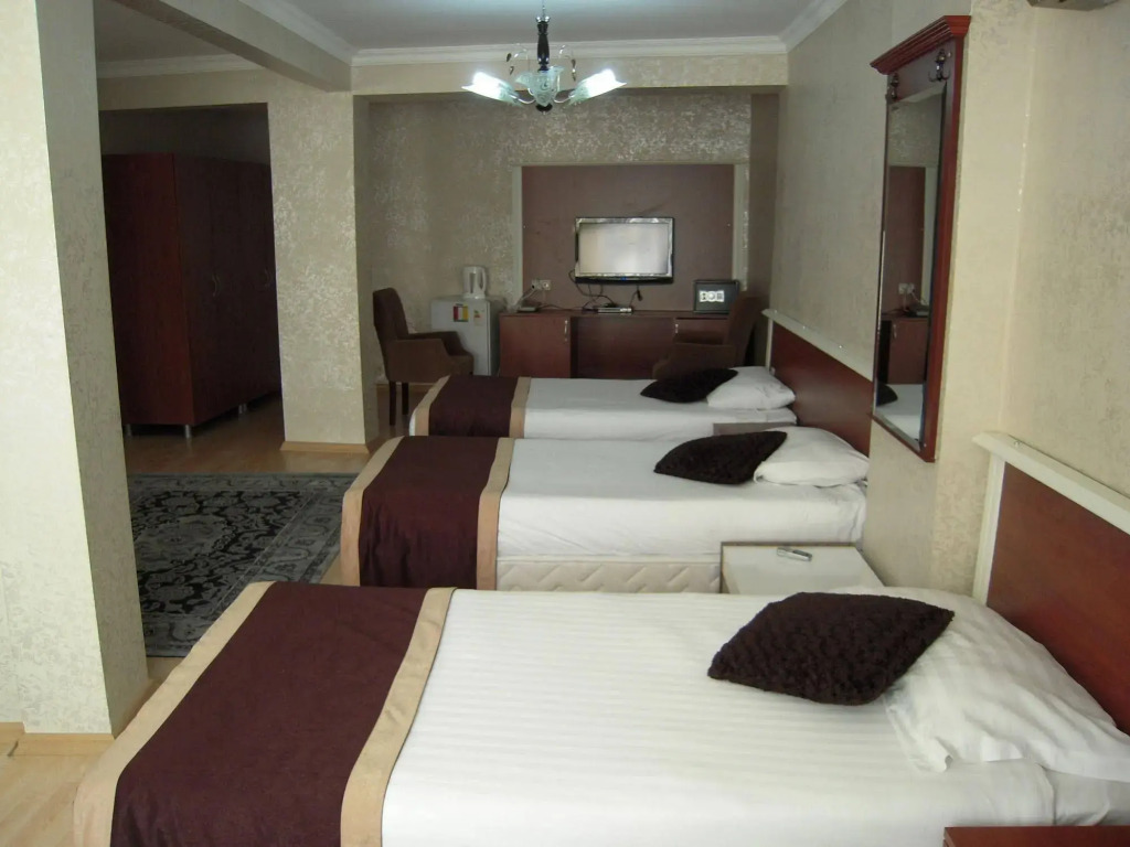Elite Plus Family Hotel Old City