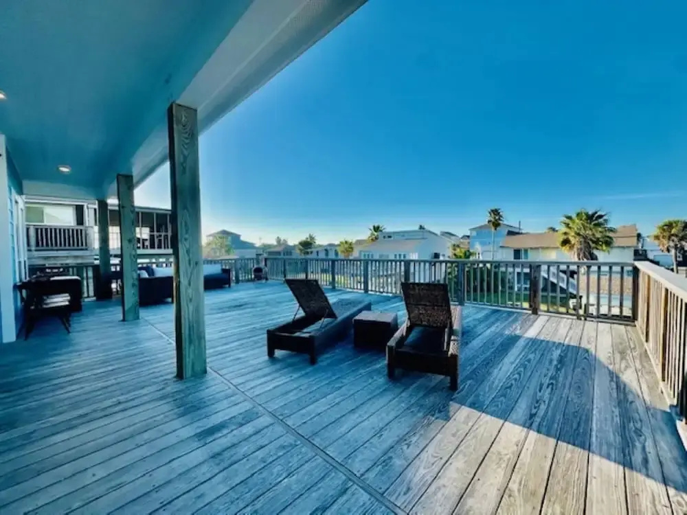 Dockside Dream Home for 10