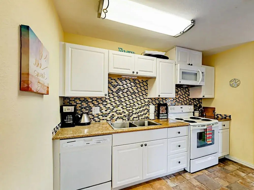 4121 Las Palmas Street Home by RedAwning