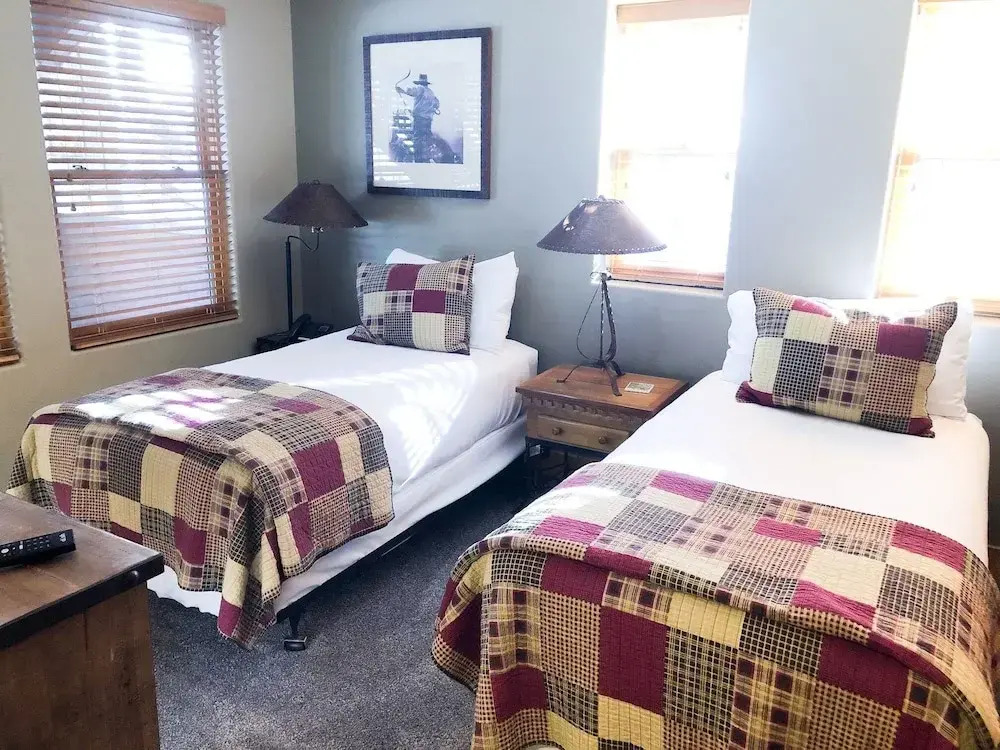 Bear Creek Lodge 301ab 2 Bedroom Condo by Alpine Lodging Telluride