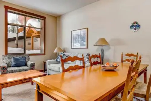 Powderhorn Lodge