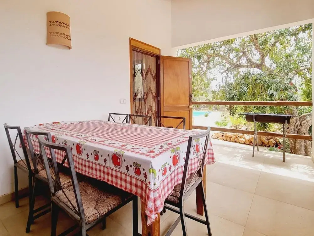 Villa Near Cala Tropicana With Pool