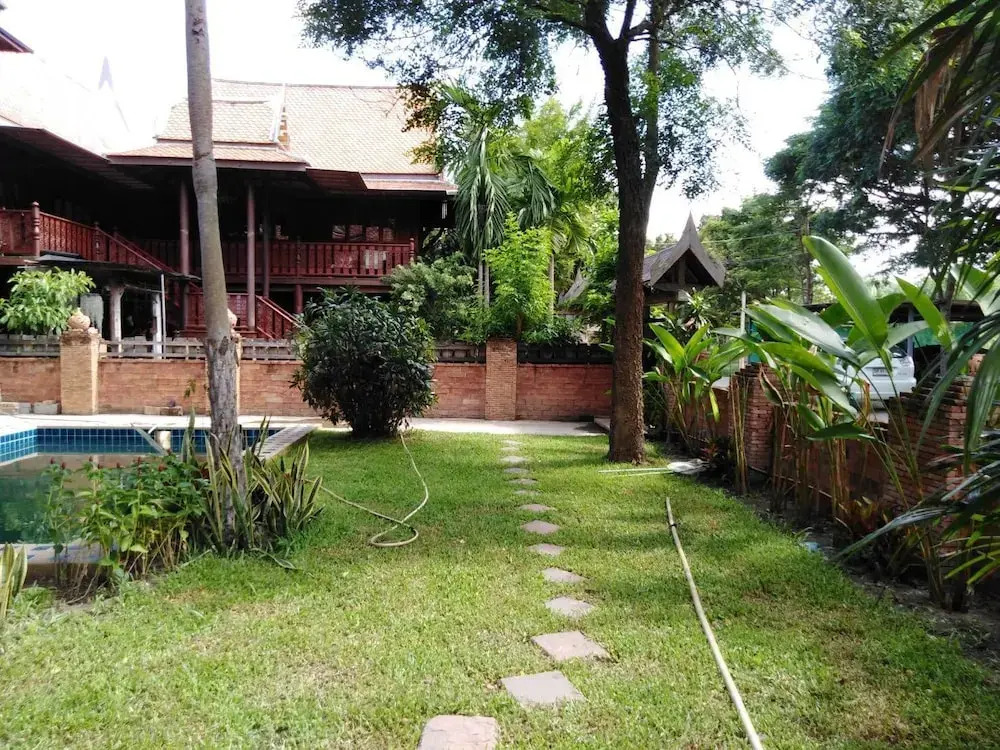 Rauen Leelawadee