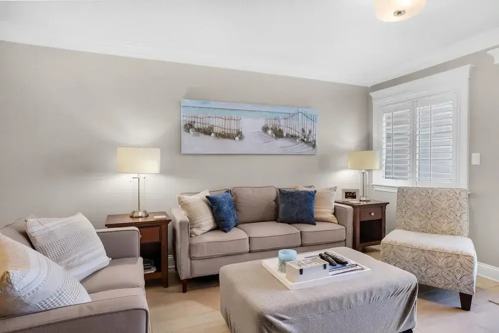 Holiday Surf And Racquet Club 216